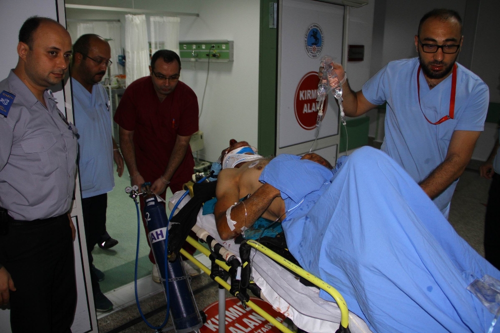 Takla Atan Araçtan Sağ Çıktılar