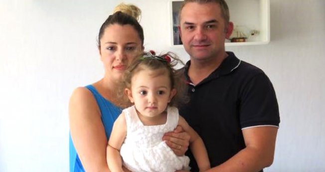 6 Aylıkken Konuşmaya 17 Aylıkken Kitap Okumaya Başladı! Zehra Bebeğin Zekası Herkesi Şaşırtıyor