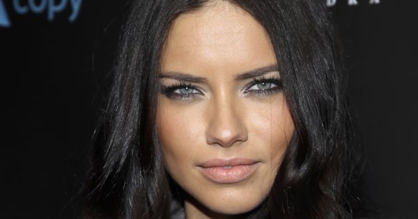 Adriana Lima Ankara Saldırısına Duyarsız Kalmadı