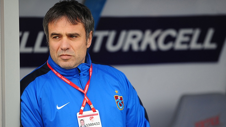 Ersun Yanal İstifa Etti
