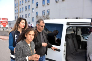 Hırsızlık Şüphesi ile Yakalandı Basını Görünce 'Güzel Çekin, Poz Vereyim, Ben Yaptım' Dedi