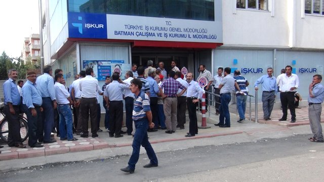 İşsizlik Artıyor !
