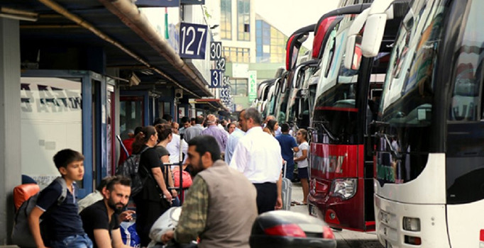 Otogar Yoğunluğu Devam Ediyor