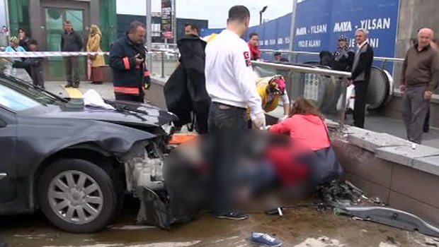 Metro İstasyonunda Korkunç Kaza!