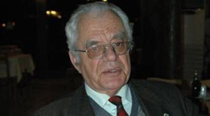 Ünlü Şair Yaşamını Yitirdi