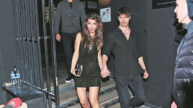 Hande Yener, 12 Yaş Küçük Sevgilisi İle Görüntülendi