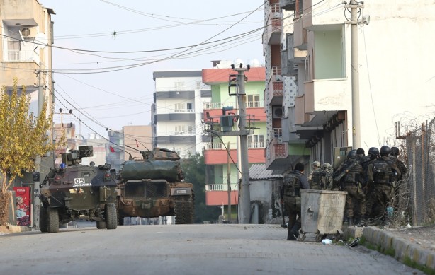 Silopi'de Teröristler Sivilleri Vurdu!
