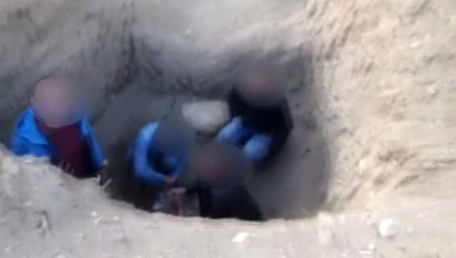 Elazığ'da Öğretmen ve Arkadaşları Bir Çukurun İçinde Uyuşturucu Partisi Yaparken Yakalandı