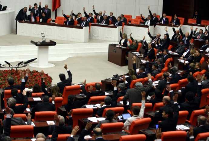 Mecliste Kritik Seçimin Tarihi Belli Oldu