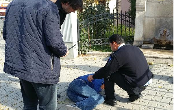 Her Şey Karakol Bahçesinde Yaşandı! 13 Yaşındaki Çocuk, 14 Yaşındaki Çocuğu Vurdu
