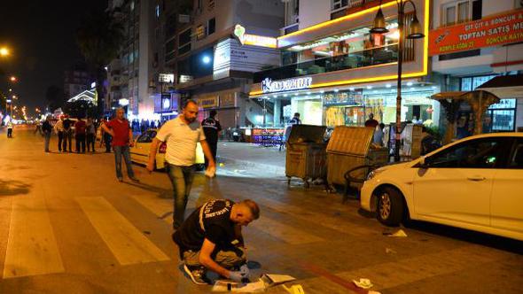 Mersin’de Gecenin Bir Yarısı Künefeciye Silahlı Saldırı Gerçekleştirildi 1 Kişi Kalp Krizi Geçirdi 6 Kişi Yaralandı!