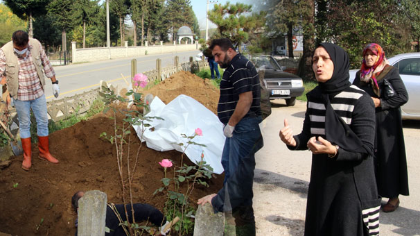 Mezarlıkta Akıl Almaz Çalışma