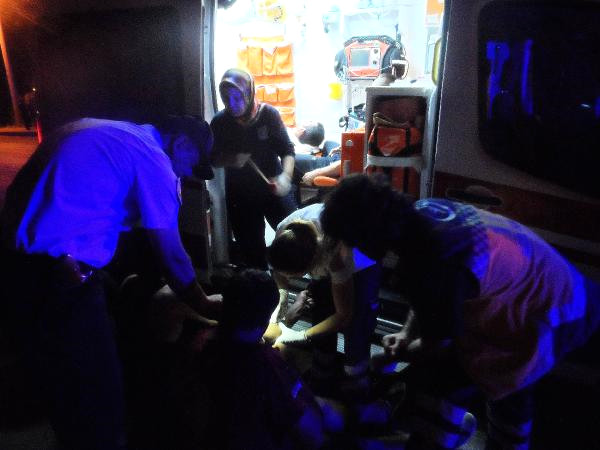 Sakarya’da Büyük Gerginlik! Yüzlerce Kişi Evlerini Bastıkları Suriyelileri Darp Etti!