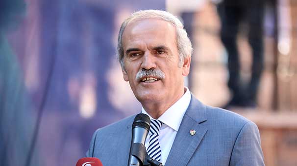Son Dakika! Süngüsünü İndirdi: Belediye Başkanı İstifasını Canlı Yayında Açıkladı