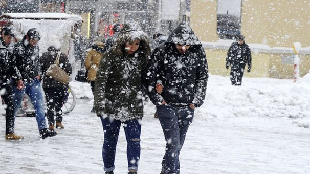 Türkiye Beyaza Büründü! Kar Yağışı Hangi İllerde Ne Kadar Sürecek?
