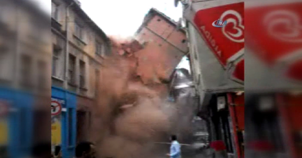 Beyoğlu'nda 5 Katlı Bina Çöktü