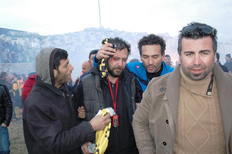 Nejat İşler Kanlar İçinde Kaldı