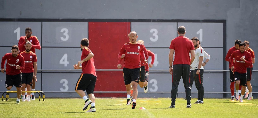 Galatasaray Antrenmana Devam Ediyor