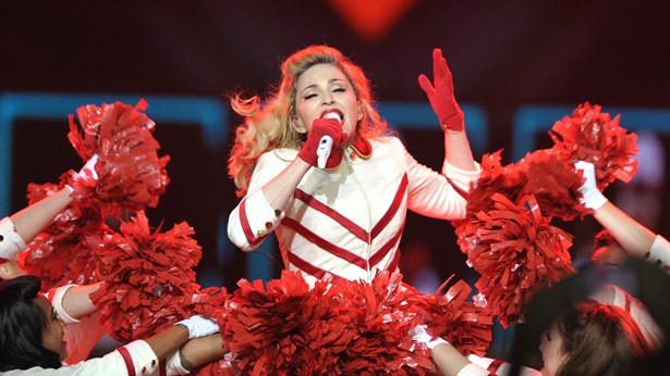 Madonna sahneye geç çıkınca...