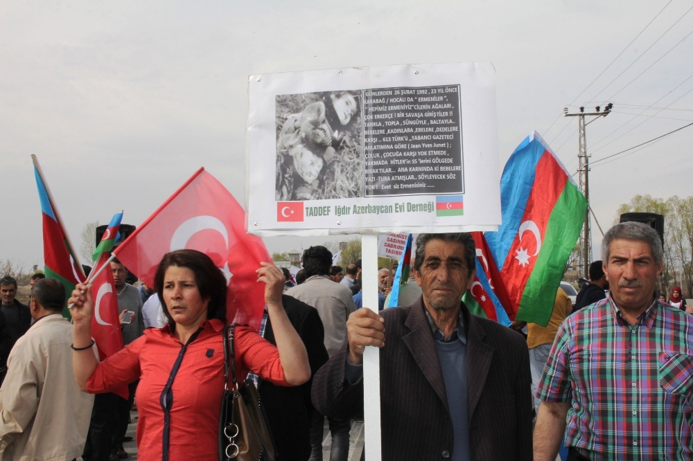 Ermenistan sınırına yürüdüler