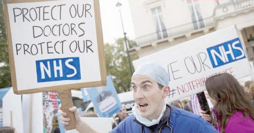 İngiltere'de Doktorlar Grevde!