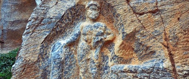 2 Bin Yıllık Kaya Kabartması Tarih Oluyor