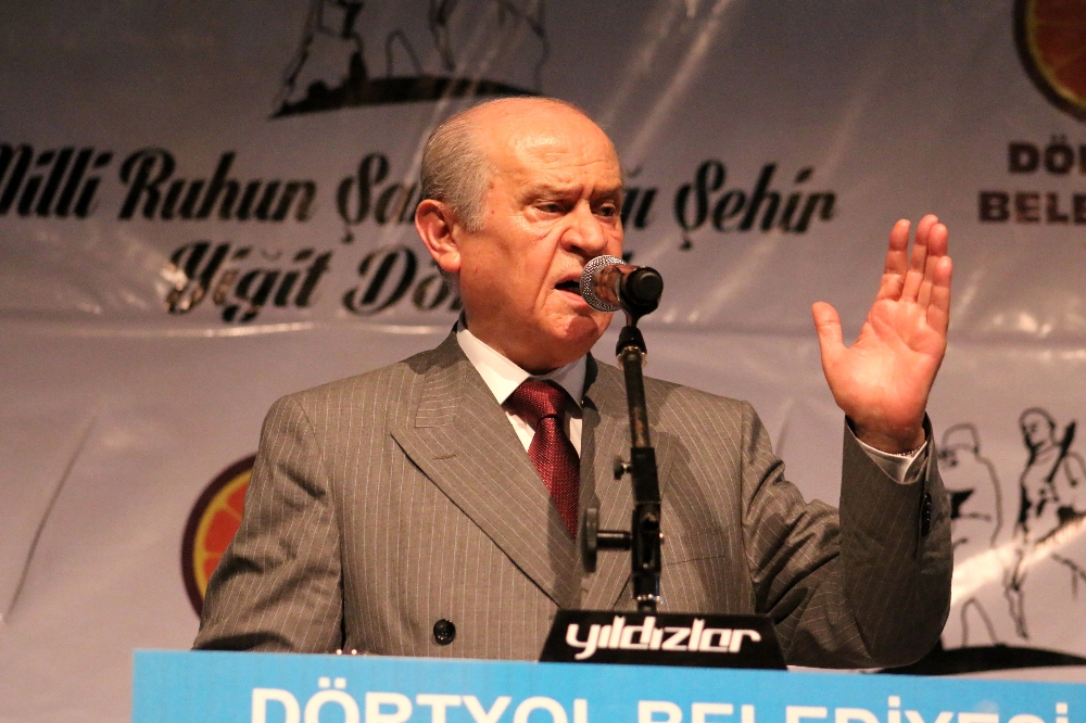 Devlet Bahçeli Rest Çekti!