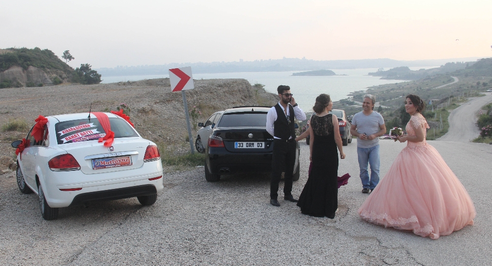 Nişan Çiftine Fotoğraf Çekiminde Soygun