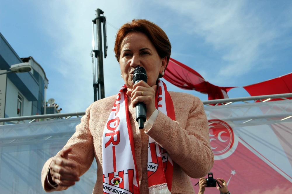 Kadın Seçmenlerden Meral Akşener'e Destek