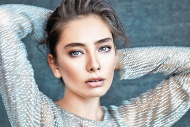 Neslihan Atagül: Soyunurum da sevişirim de