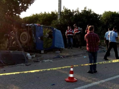 Adana Kozan’da Jandarma Minibüsü Devrildi 8 Asker Yaralandı!