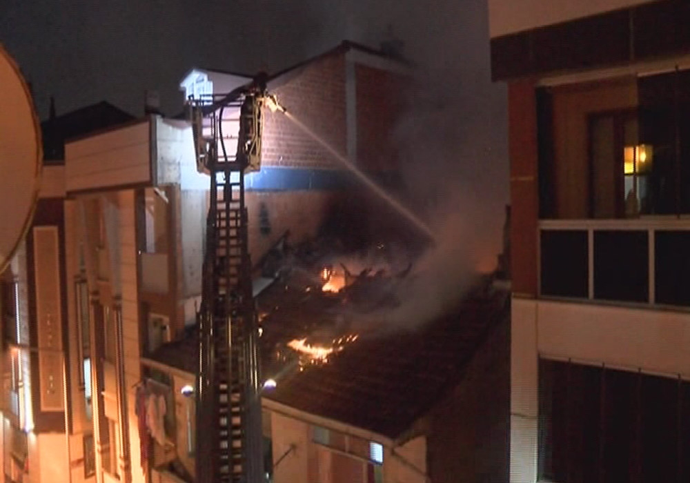 İstanbul Bayrampaşa'da Korkutan Yangın