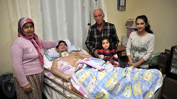 Kafatasının Bir Parçası Karnında Yaşıyor