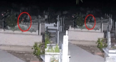 Çorum'da Mezarlık'ta Ağlayan Kızı Yakalamak İçin Fotokapan Kurdular, Akın Akın Görmeye Gidiyorlar