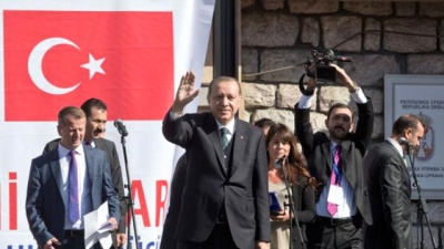 Cumhurbaşkanı Erdoğan’a Sırbistan’da Sevgi Seli! Sokaklar Doldu, FETÖ Yuhalandı