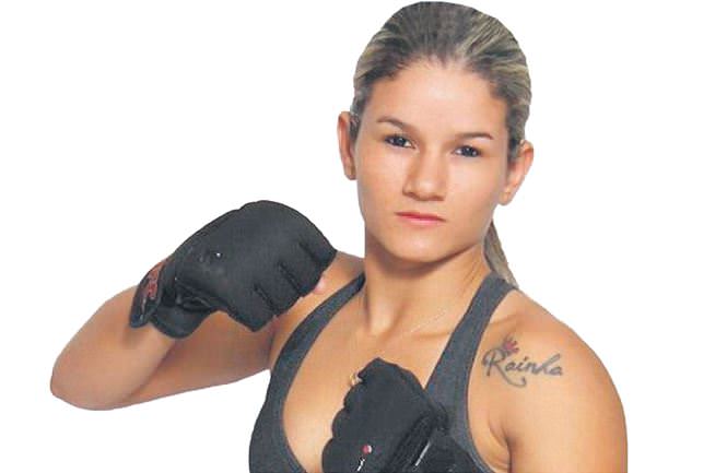 Kadın Kafes Dövüşçüsü Hırsızlara Unutamayacakları Bir Ders Verdi!