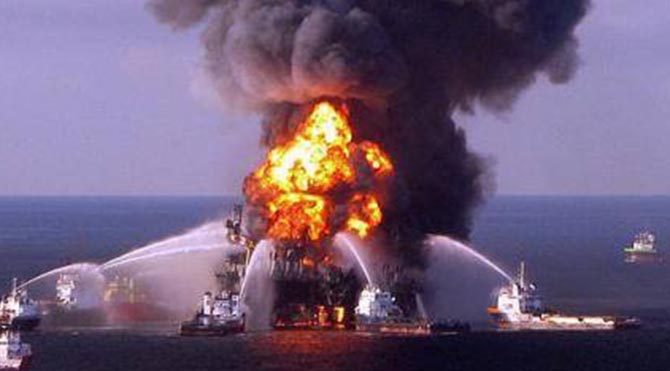 Azerbaycan’da Petrol Tesisinde Yangın