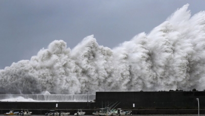 Japonya’yı Vuran Jebi Tayfunu Yaşamı Felç Etti