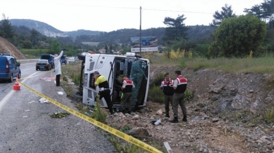Muğla’da Feci Kaza! Tur Midibüsü Devrildi 18 Turist Yaralandı!