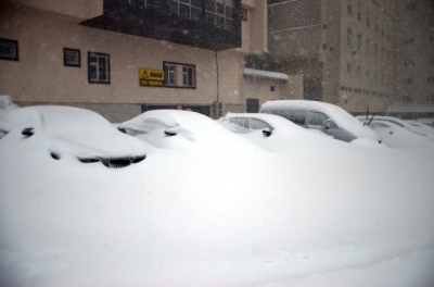 Uludağ’da Kar Esareti! Araçlar Kayboldu, Tatilciler Zor Anlar Yaşadı