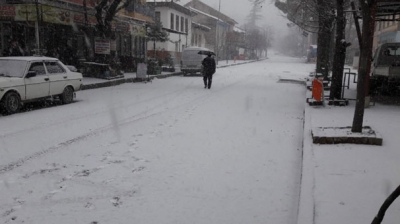 Yer: İzmir! Lapa Lapa Kar Yağdı, Her Yer Beyaza Büründü
